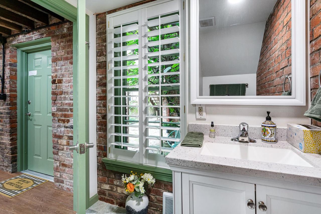 Private Loft Carriage House Walk Score 95 Alexandria Luaran gambar